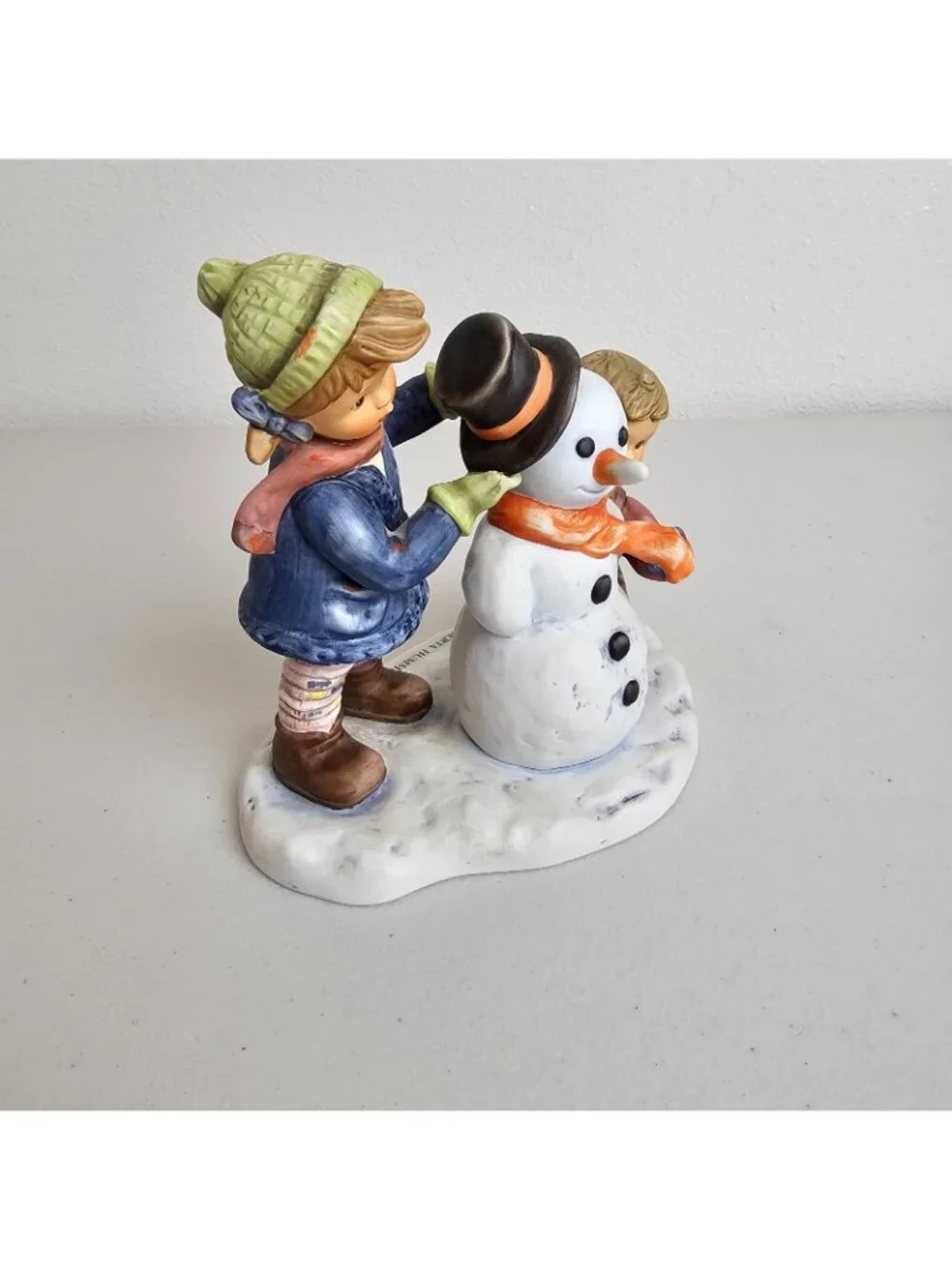 "Crowning Touch" Goebel Berta Hummel '99 Figure BH 82 Orig Open Box Cert Of Auth - Picture 5 of 10